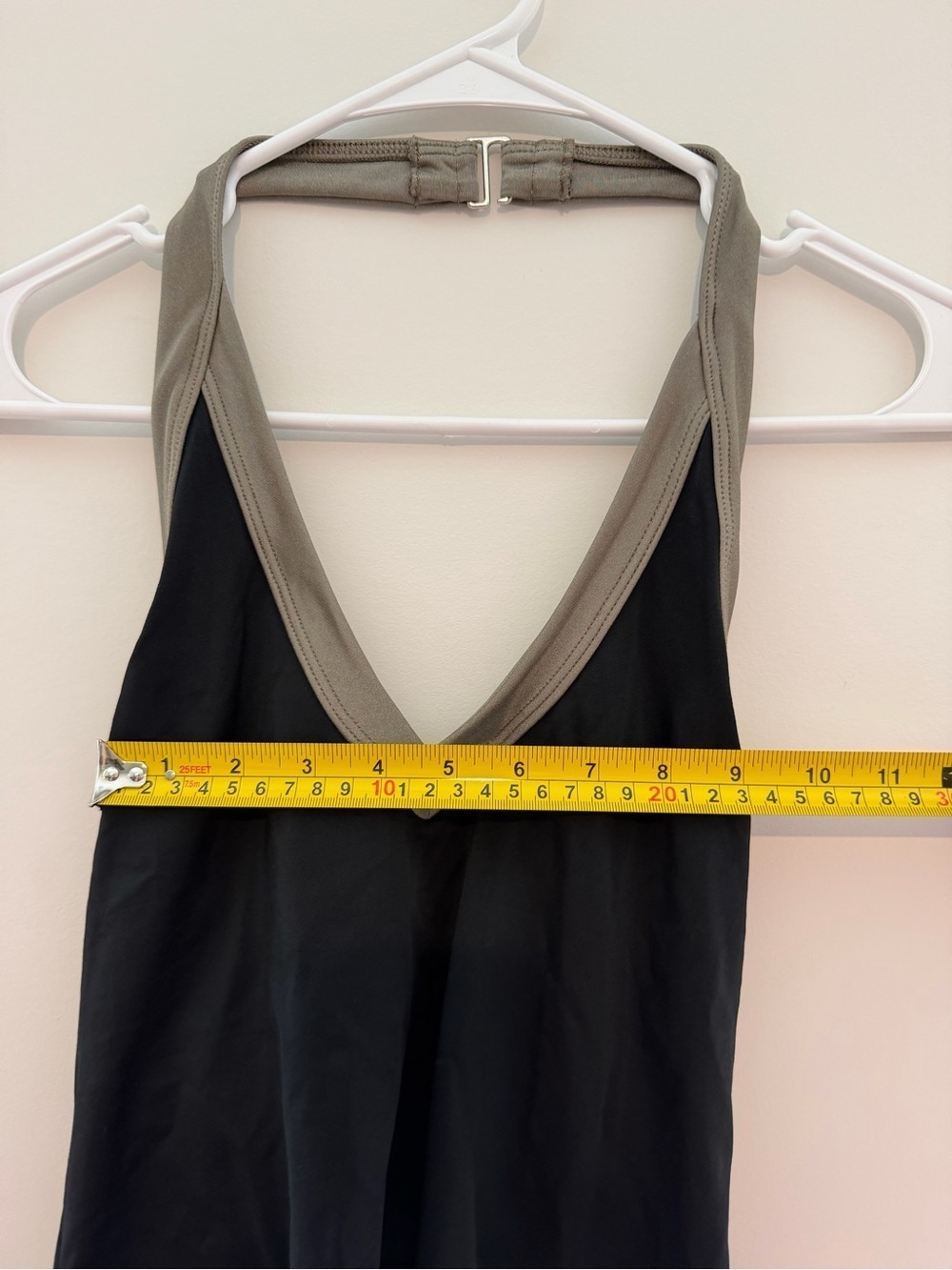 Victoria’s Secret Halter Workout Tank Top Women’s Medium - Picture 5 of 8
